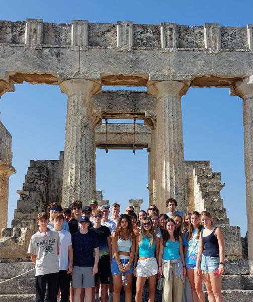 ギリシャ・アテネへの研修　引用元: https://www.brightoncollege.org.uk/sixth-form/beyond/trips