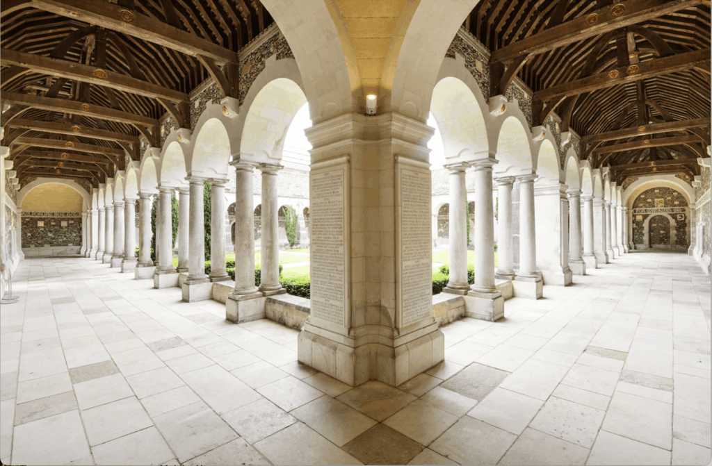 ウィンチェスターカレッジ歴史ある校舎内